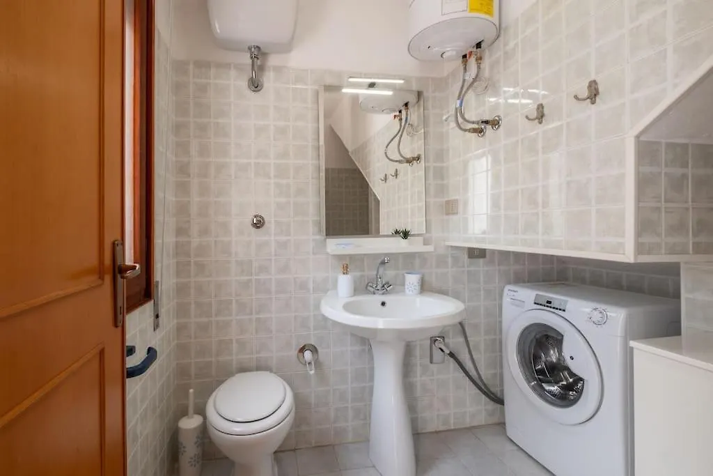 Villa Sant'Andrea 180M To The Sea- Privat Parking-Netflix-Self Check In 夸尔图-圣埃莱娜 意大利